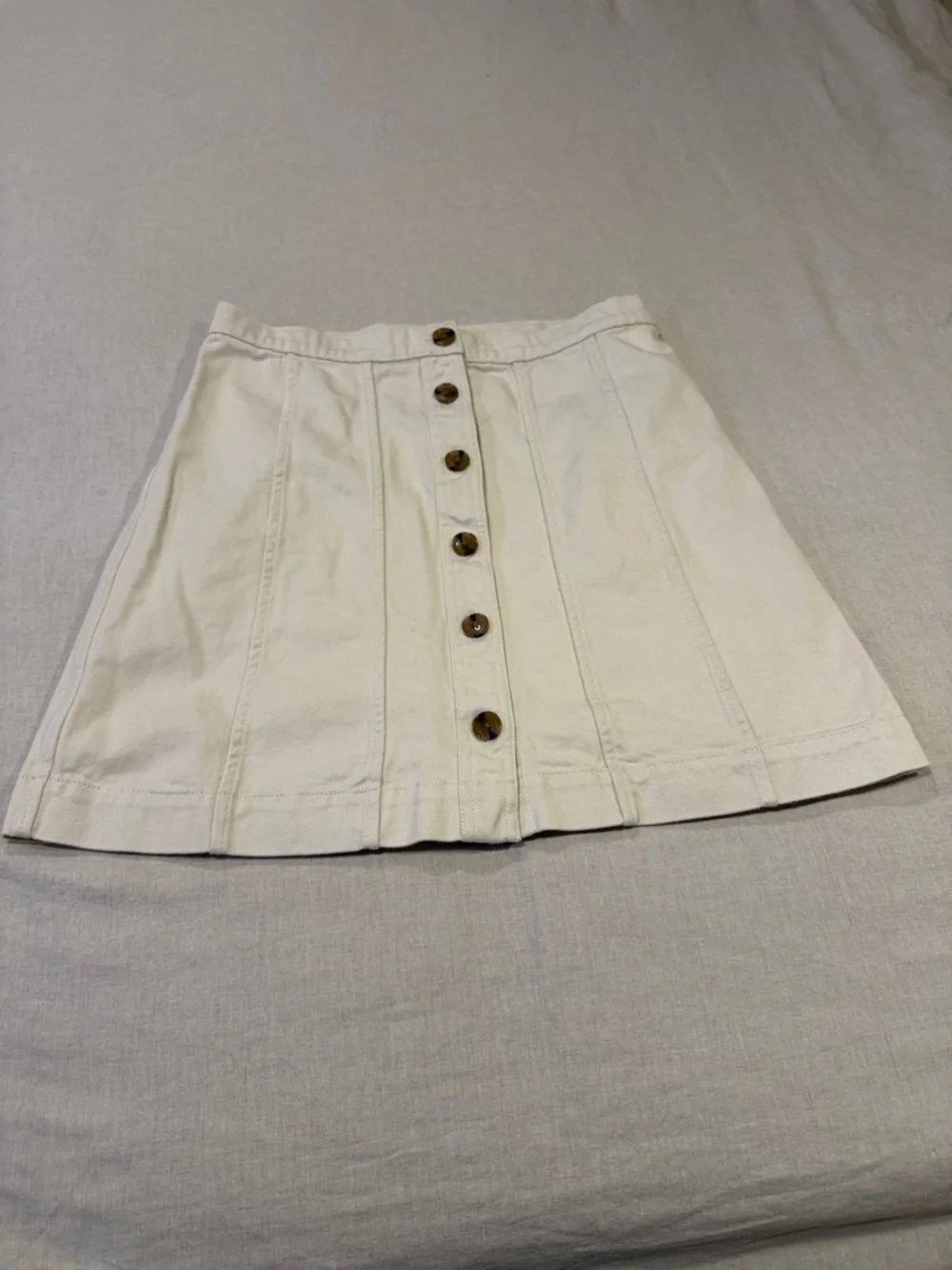 Banana Republic Off White denim Button-Front A-Line Skirt size 10